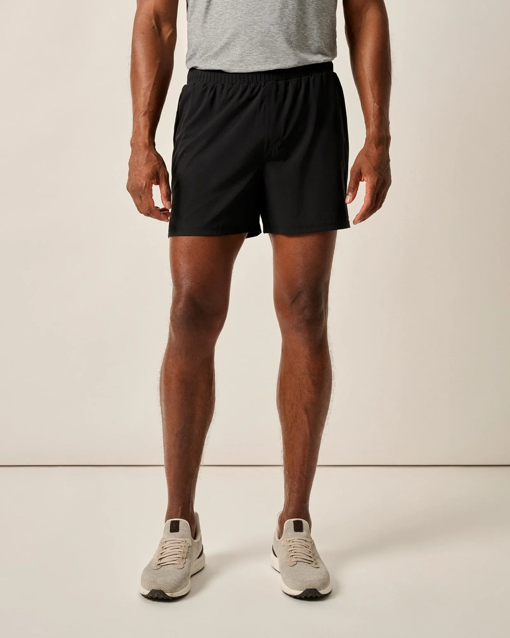 Johnnie-O Strides Lightweight Workout Shorts Black JMSH100040