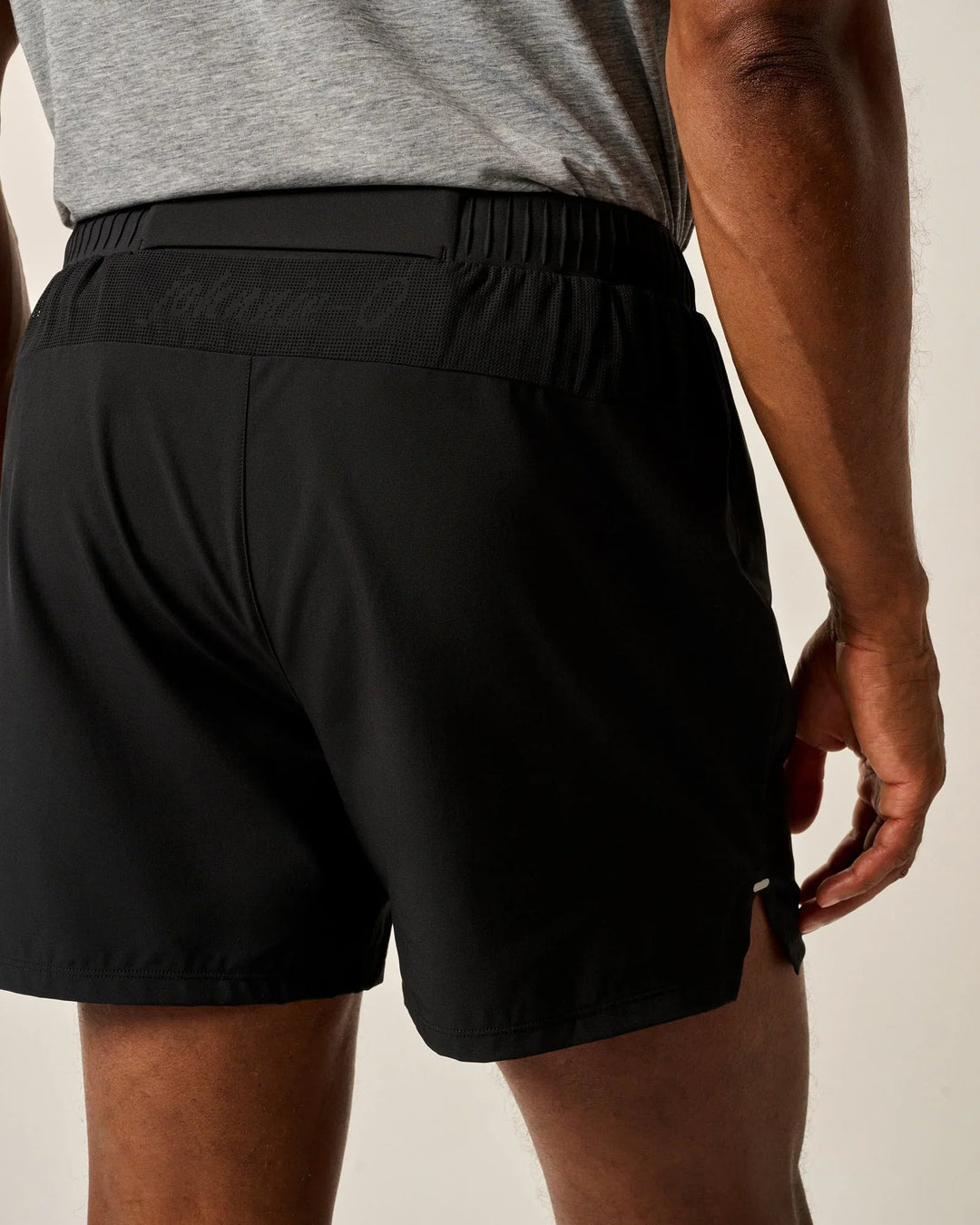 Johnnie-O Strides Lightweight Workout Shorts Black JMSH100040