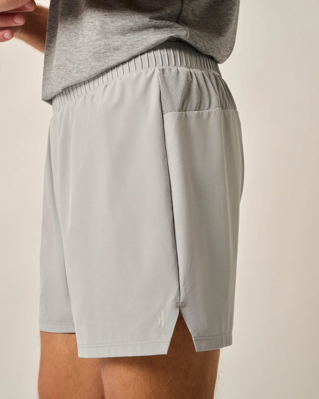 Johnnie-O Strides Lightweight Workout Shorts Seal JMSH100040