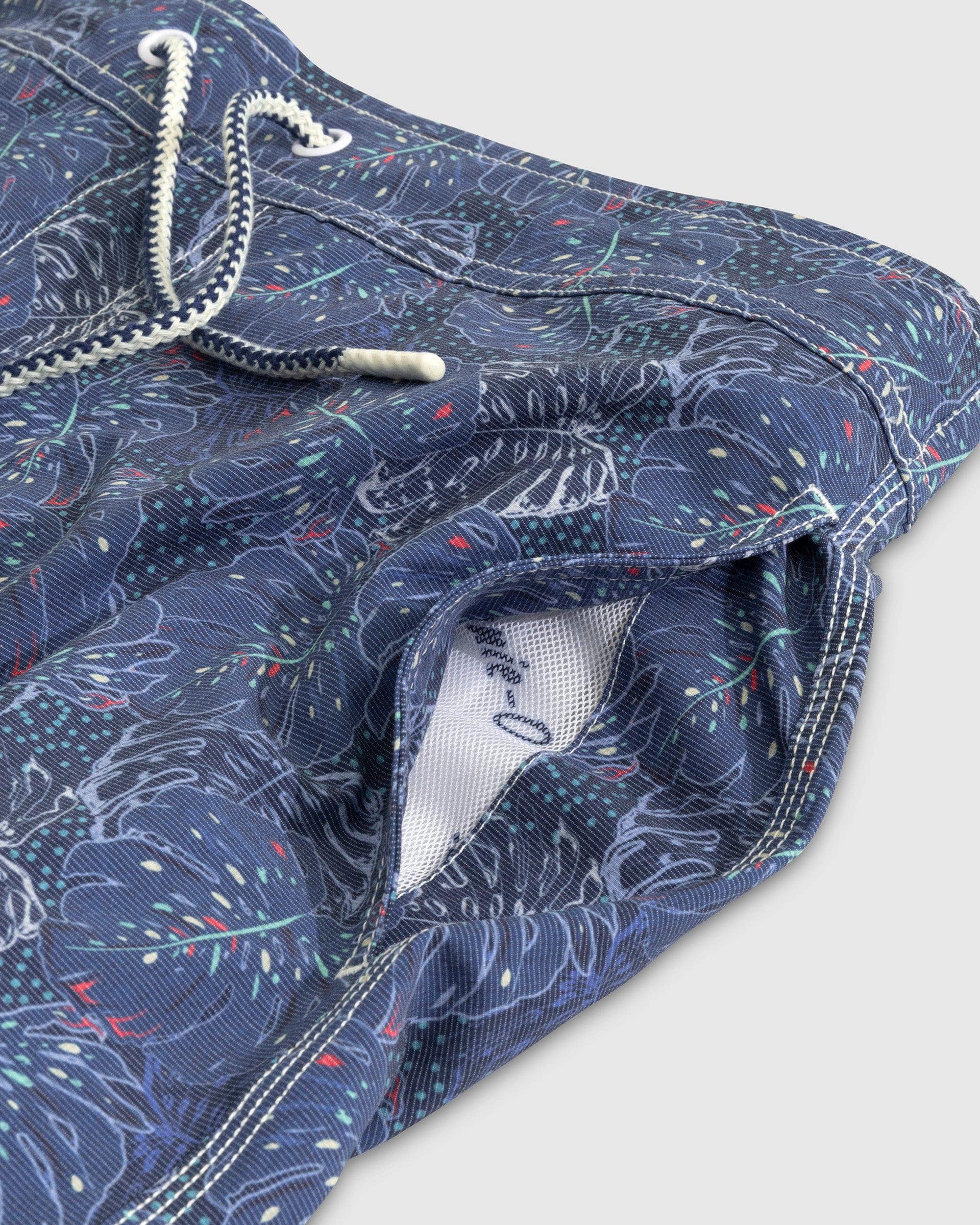 Johnnie-O Bongo Half Elastic 7" Surf Shorts